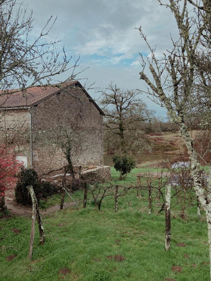 La Ferme Du Pont De Maumy, Cabane Au Bord De L'Etang Et Bain Nordique Busserolles ภายนอก รูปภาพ