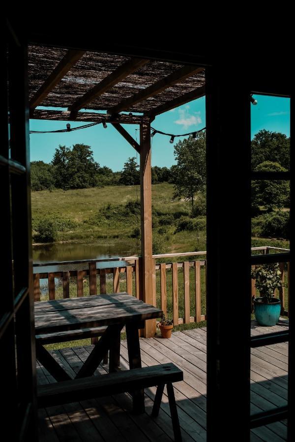 La Ferme Du Pont De Maumy, Cabane Au Bord De L'Etang Et Bain Nordique Busserolles ภายนอก รูปภาพ