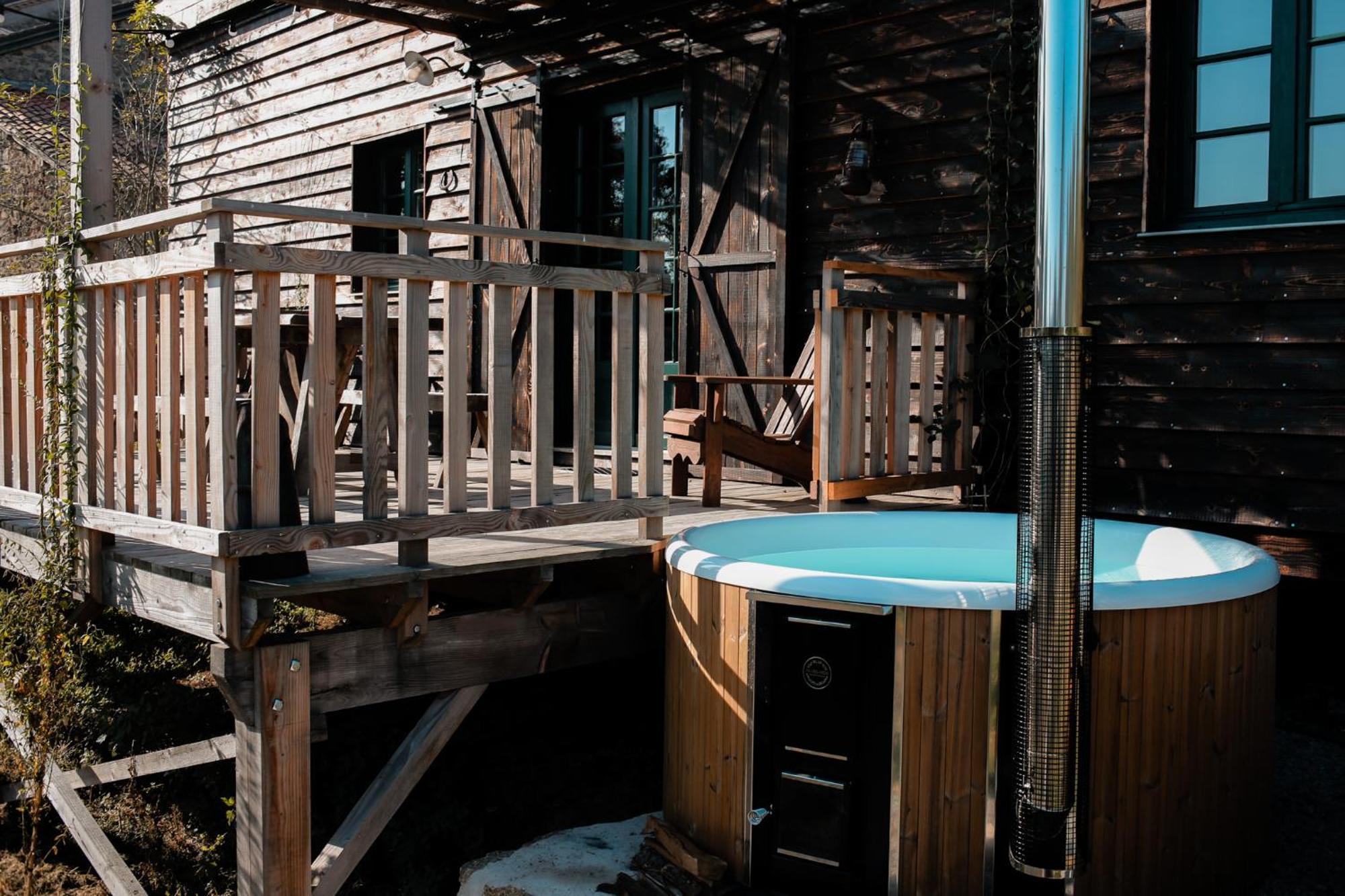 La Ferme Du Pont De Maumy, Cabane Au Bord De L'Etang Et Bain Nordique Busserolles ภายนอก รูปภาพ