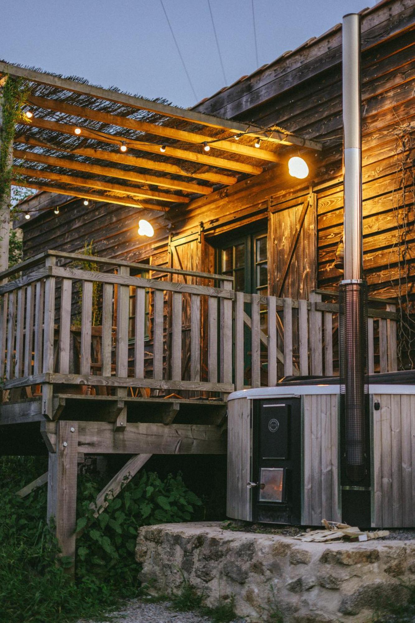 La Ferme Du Pont De Maumy, Cabane Au Bord De L'Etang Et Bain Nordique Busserolles ภายนอก รูปภาพ